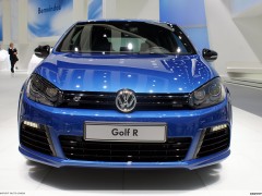 2009-volkswagen-golf-r-039